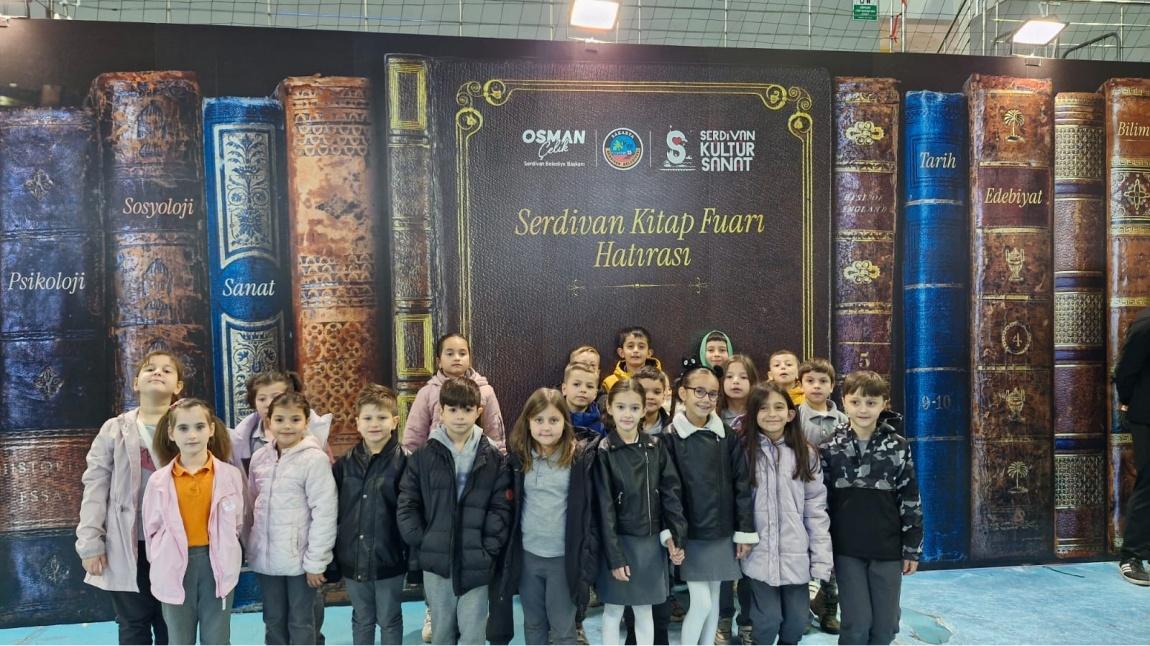 ÖĞRENCİLERİMİZ SERDİVAN KİTAP FUARINDA